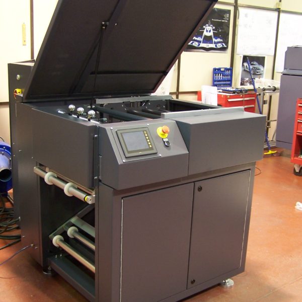 2. MÁQUINA PERFORADORA DE PAPEL DYNAMIC” PERF 520-DP1”